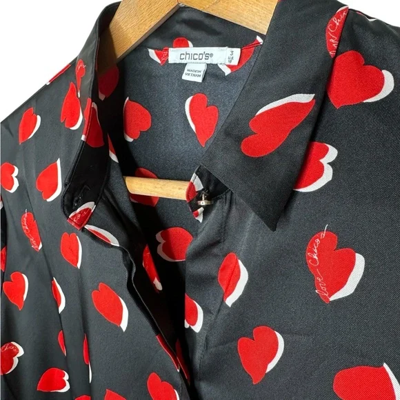 Chico’s Size 3 Heart Print Tunic Blouse Black Red Satin Size 16 Button Up - Picture 2 of 13
